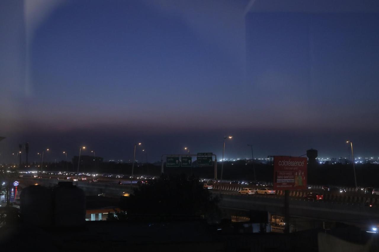 Airport Hotel Bollywood Paradise New Delhi Exteriör bild