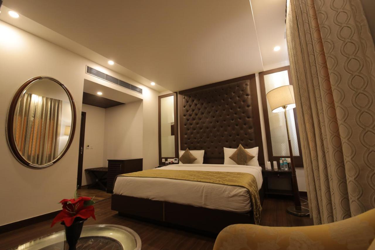 Airport Hotel Bollywood Paradise New Delhi Exteriör bild