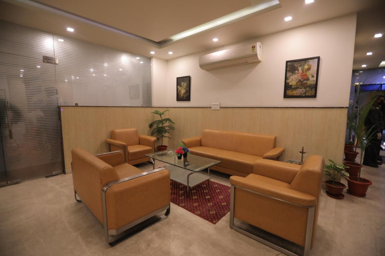 Airport Hotel Bollywood Paradise New Delhi Exteriör bild