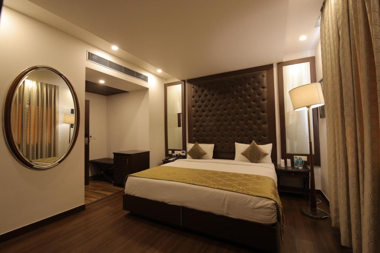 Airport Hotel Bollywood Paradise New Delhi Exteriör bild